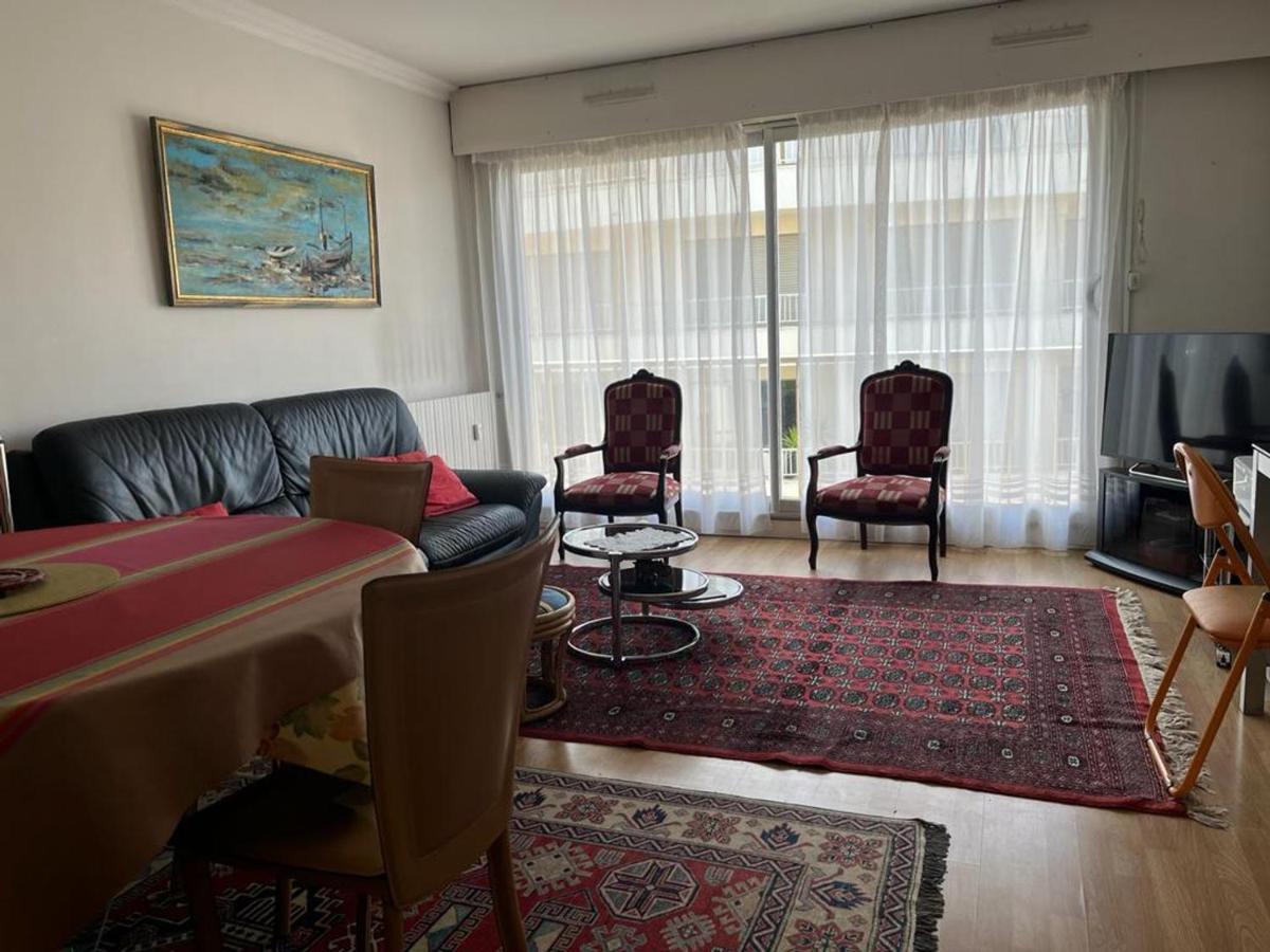 Appartement T4 Avec Parking, Balcon Et Proche Commerces A Biarritz - Fr-1-239-921 Bagian luar foto