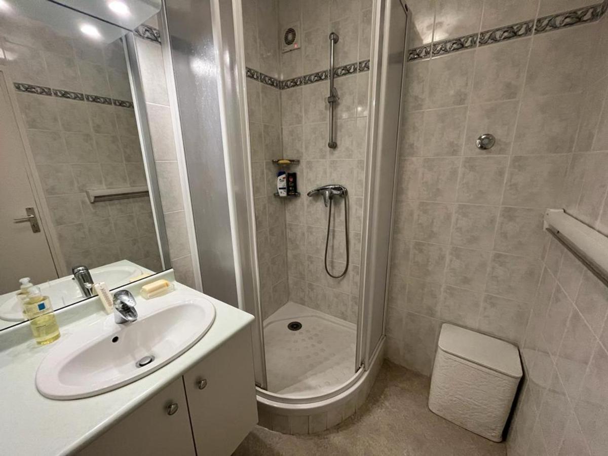 Appartement T4 Avec Parking, Balcon Et Proche Commerces A Biarritz - Fr-1-239-921 Bagian luar foto